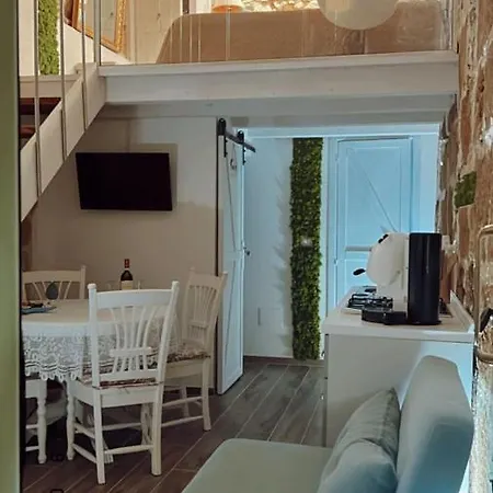 La Maison Авола