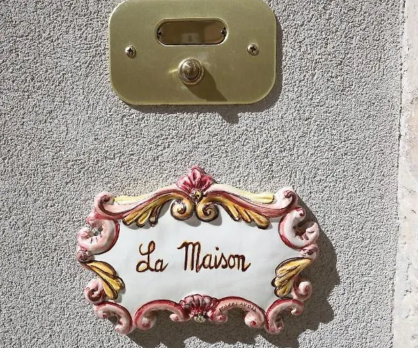 La Maison Avola